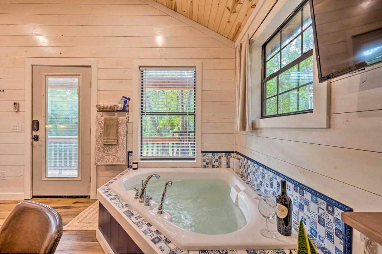 Romantic Broken Bow Cabin With Jacuzzi And Fire Pit! Buitenkant foto